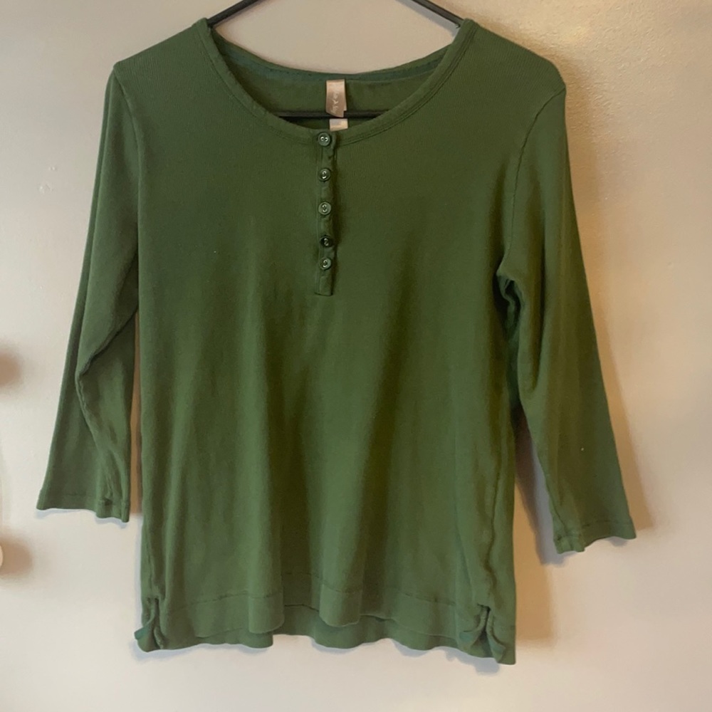 dark green long sleeve with buttons